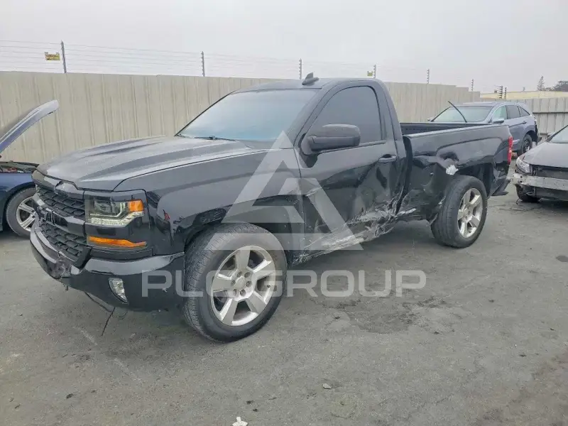 2017 Chevrolet Silverado photo