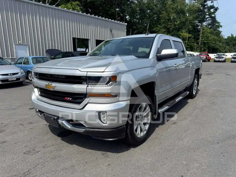 2017 Chevrolet Silverado photo