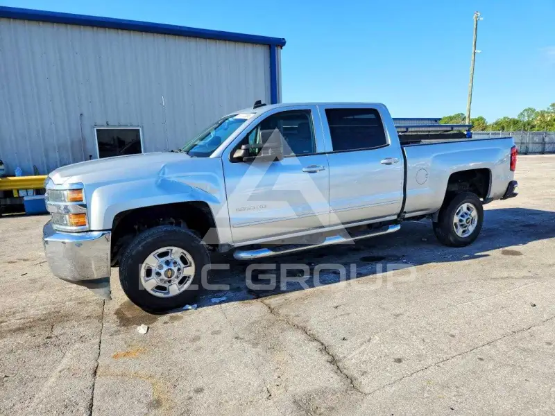 2017 Chevrolet Silverado фото