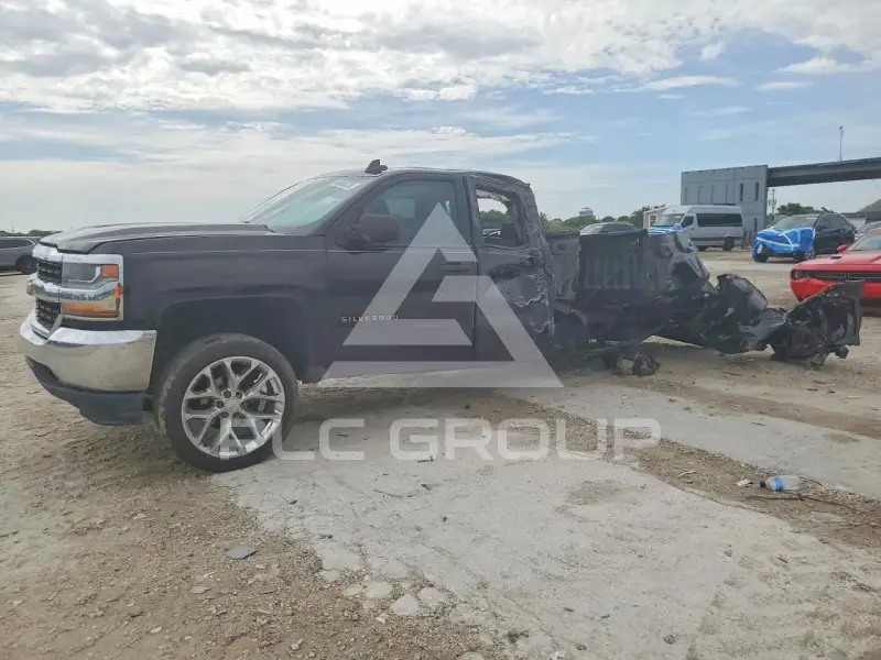 2017 Chevrolet Silverado фото
