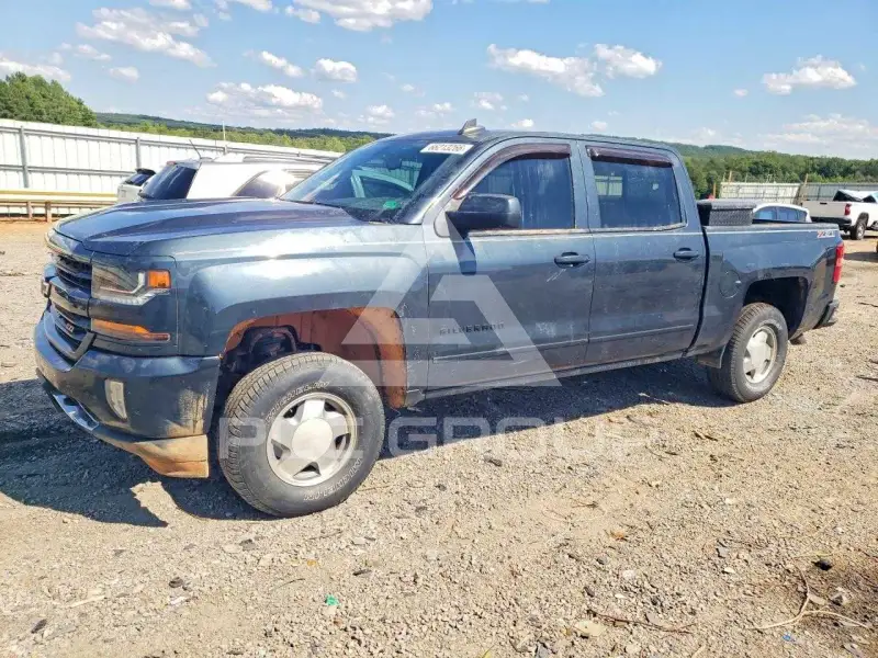 2017 Chevrolet Silverado photo