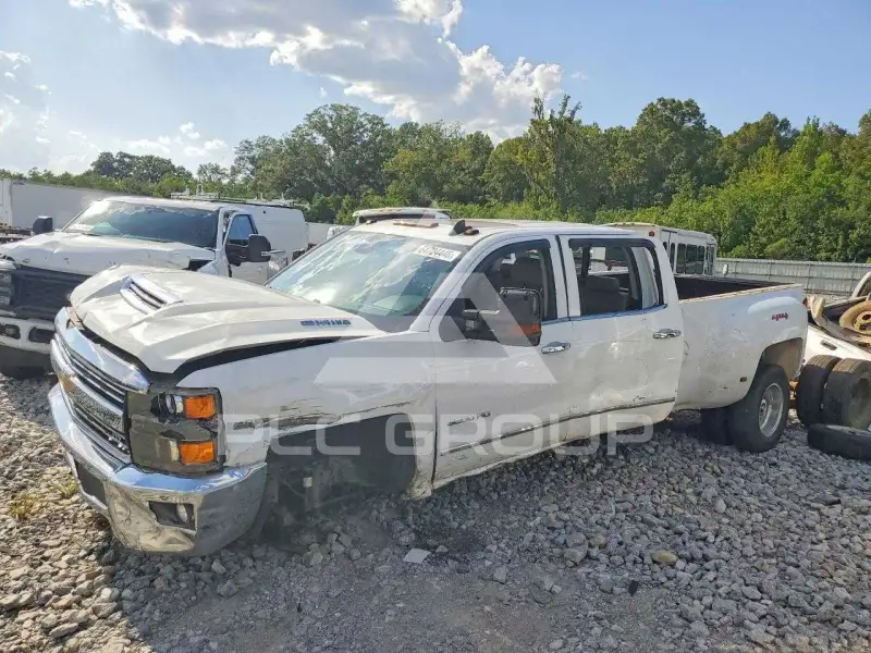 2017 Chevrolet Silverado photo