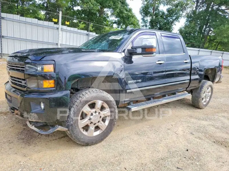 2017 Chevrolet Silverado фото