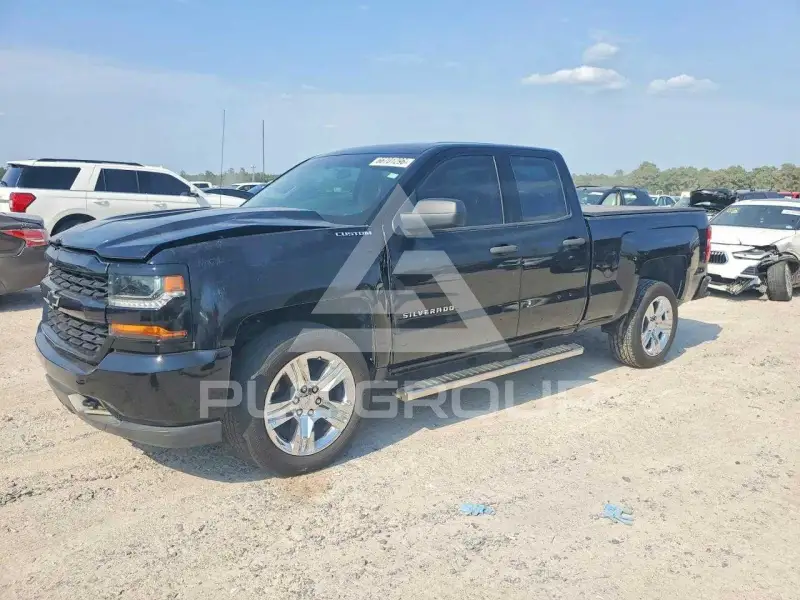 2017 Chevrolet Silverado photo