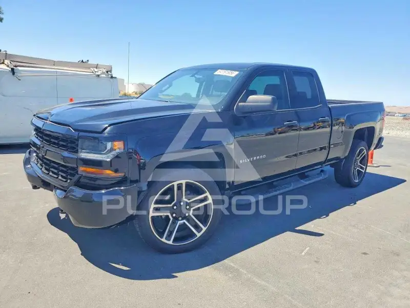 2017 Chevrolet Silverado photo