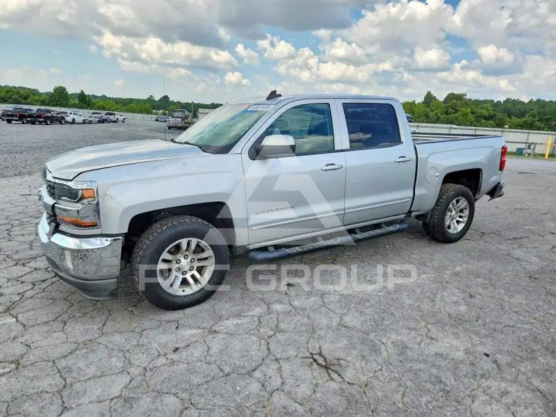 2017 Chevrolet Silverado photo