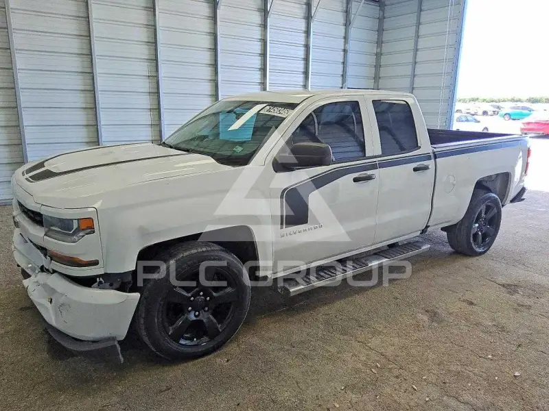 2017 Chevrolet Silverado photo