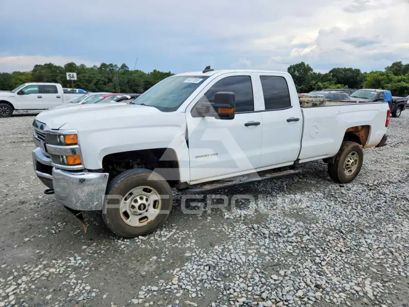 2017 Chevrolet Silverado photo