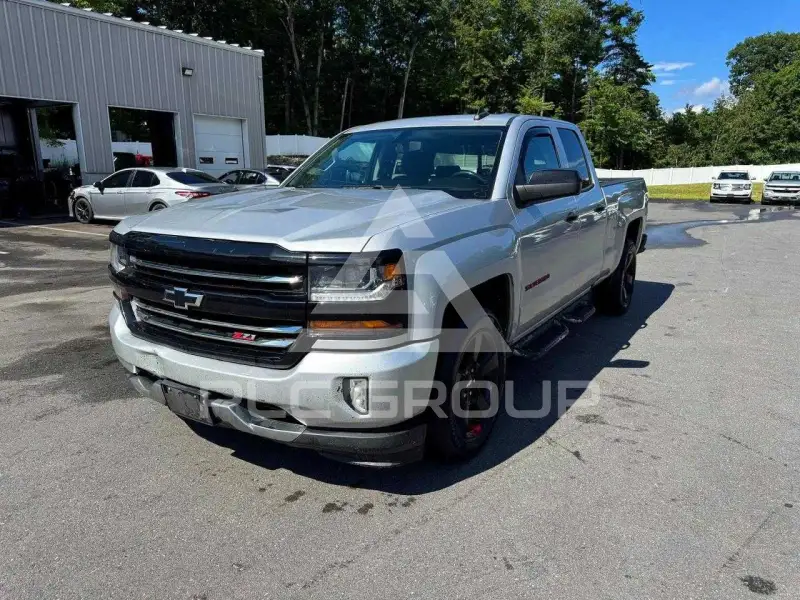 2017 Chevrolet Silverado фото