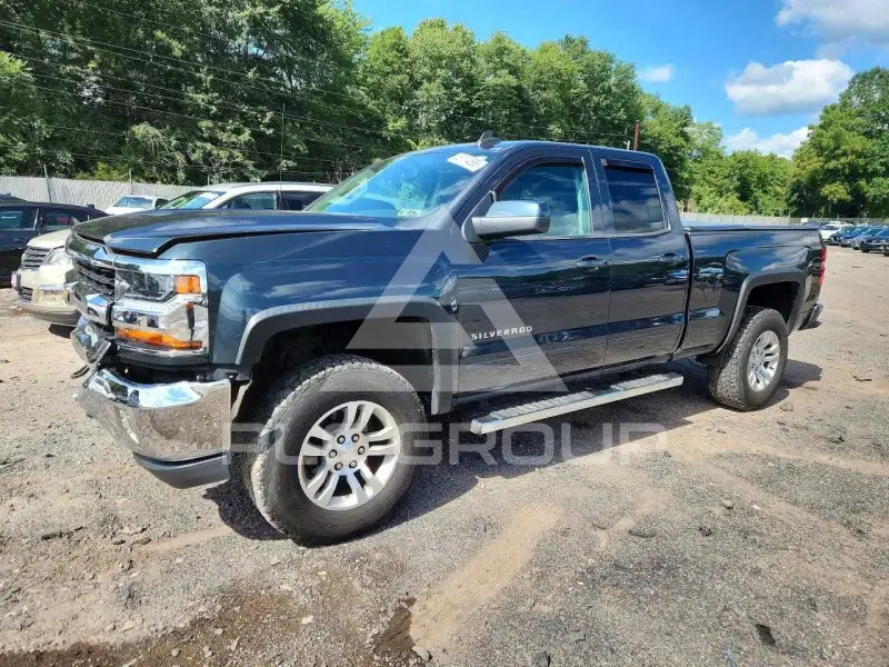 2017 Chevrolet Silverado фото