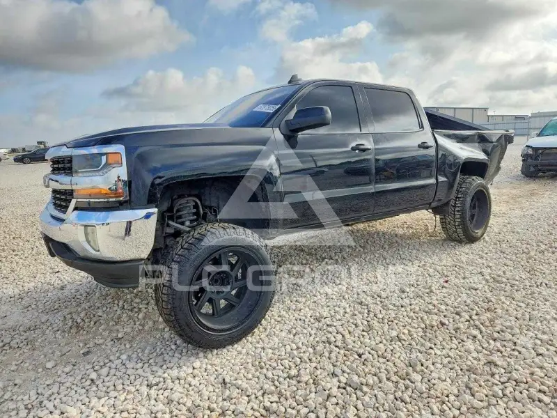 2017 Chevrolet Silverado photo