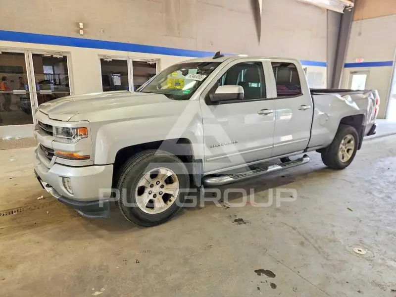 2017 Chevrolet Silverado photo
