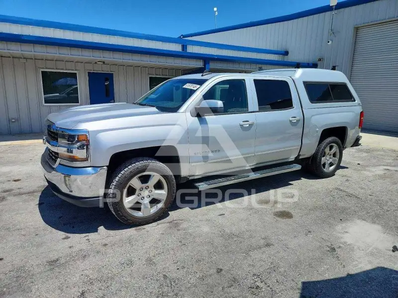 2017 Chevrolet Silverado photo