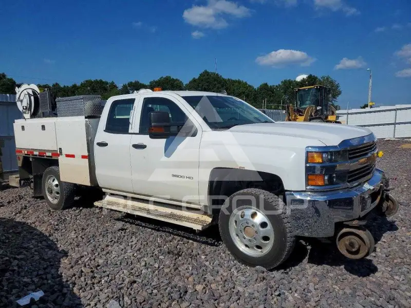 2017 Chevrolet Silverado фото