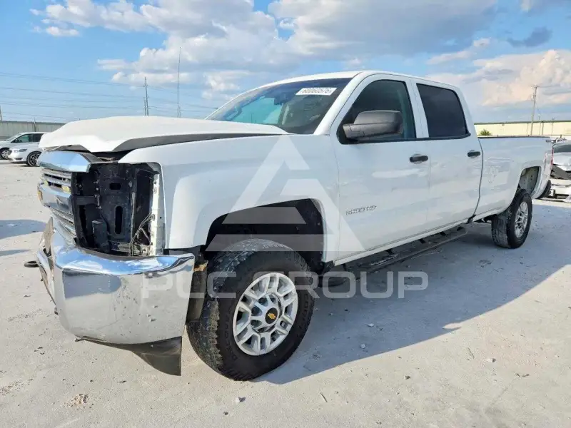 2017 Chevrolet Silverado фото