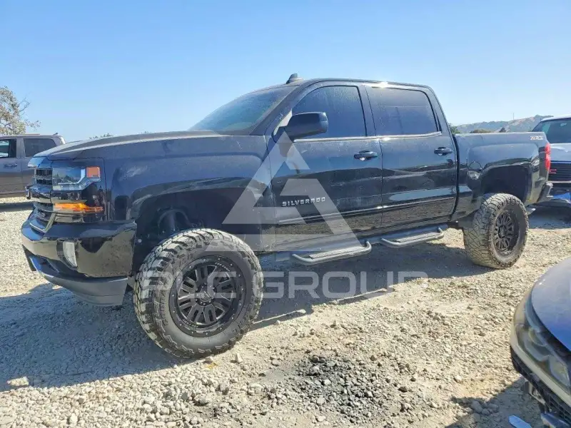 2017 Chevrolet Silverado фото