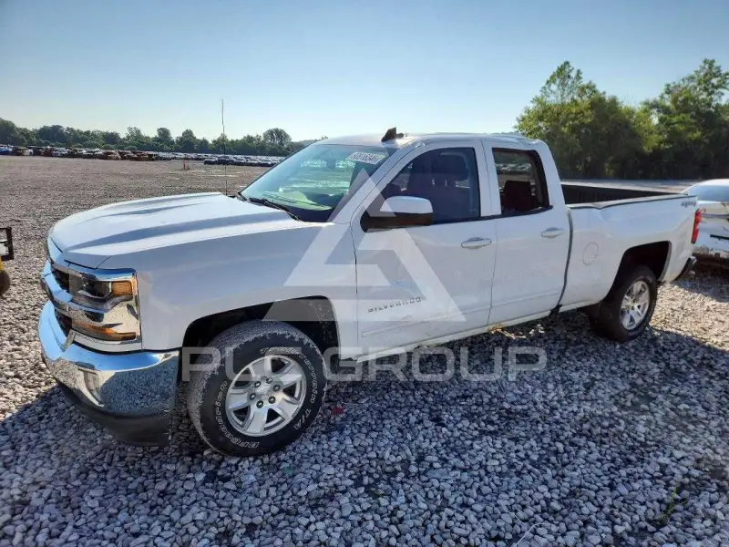 2017 Chevrolet Silverado photo