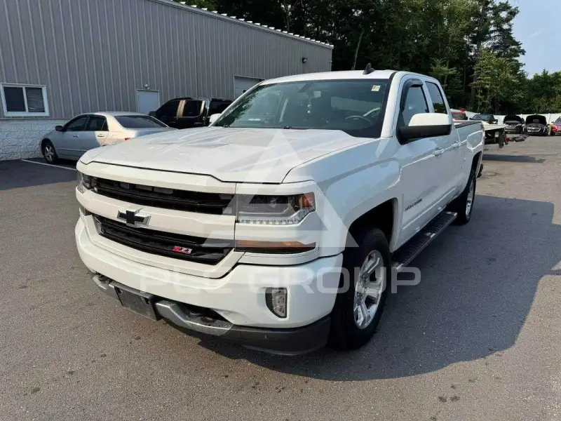 2017 Chevrolet Silverado photo