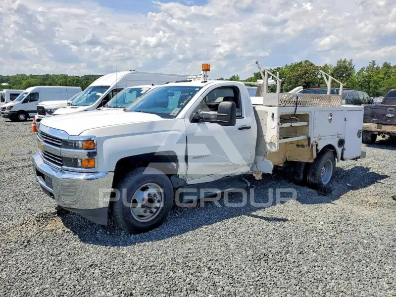 2017 Chevrolet Silverado photo