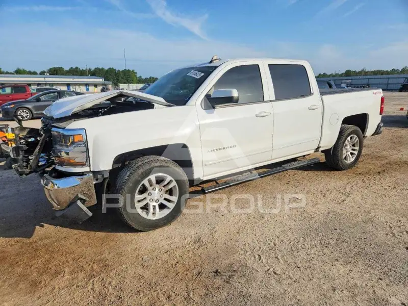2017 Chevrolet Silverado photo
