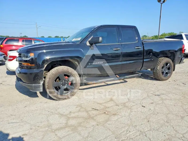 2017 Chevrolet Silverado фото