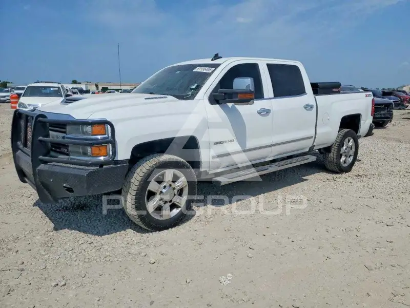2017 Chevrolet Silverado фото
