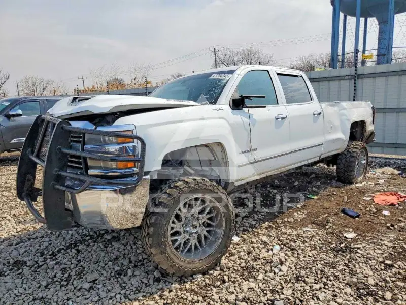 2017 Chevrolet Silverado photo