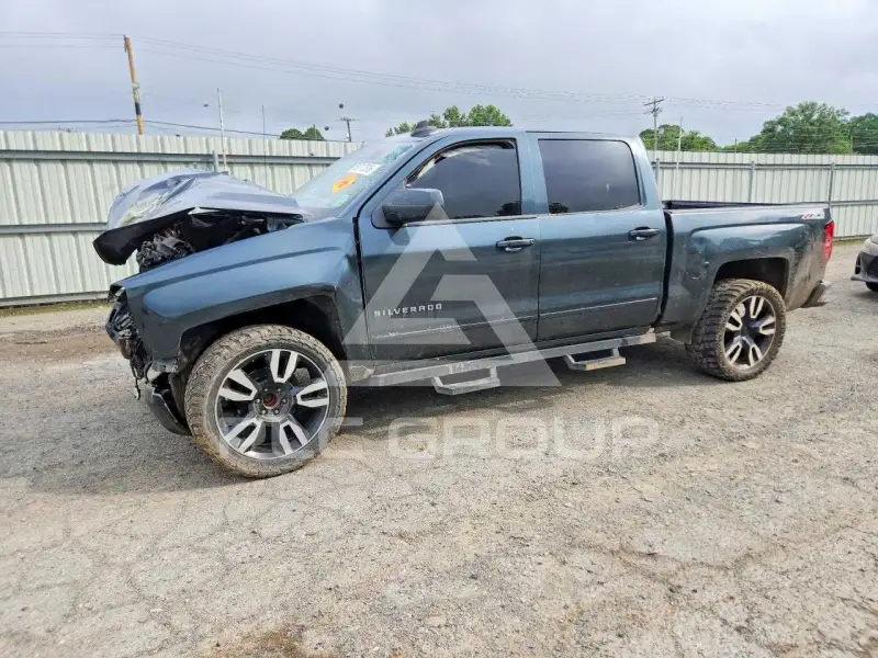 2017 Chevrolet Silverado photo