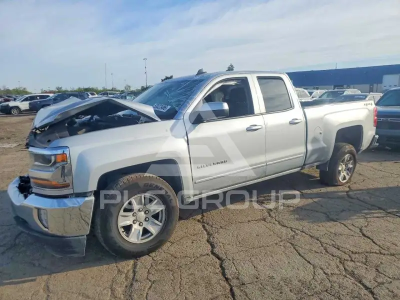 2017 Chevrolet Silverado photo