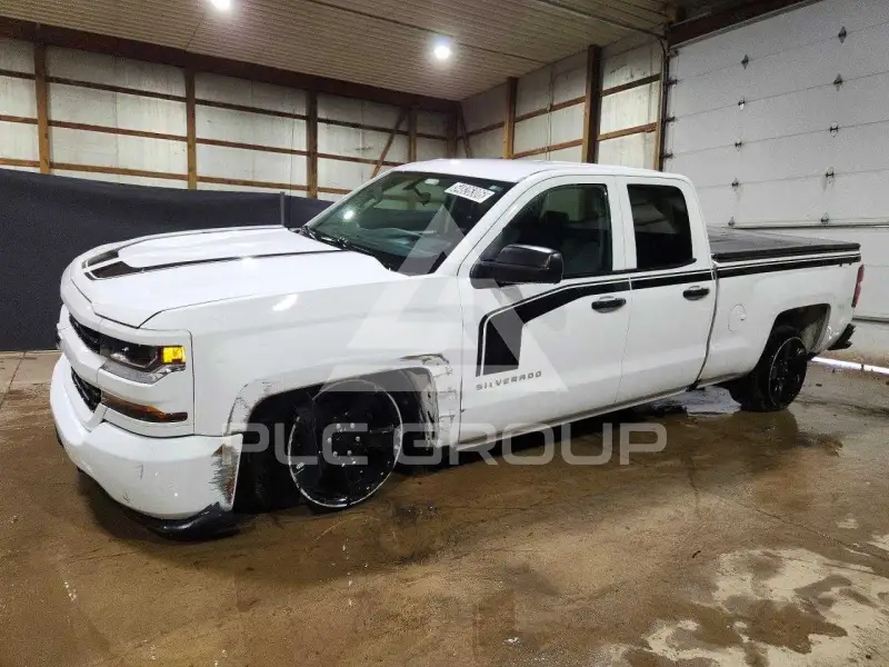 2017 Chevrolet Silverado photo