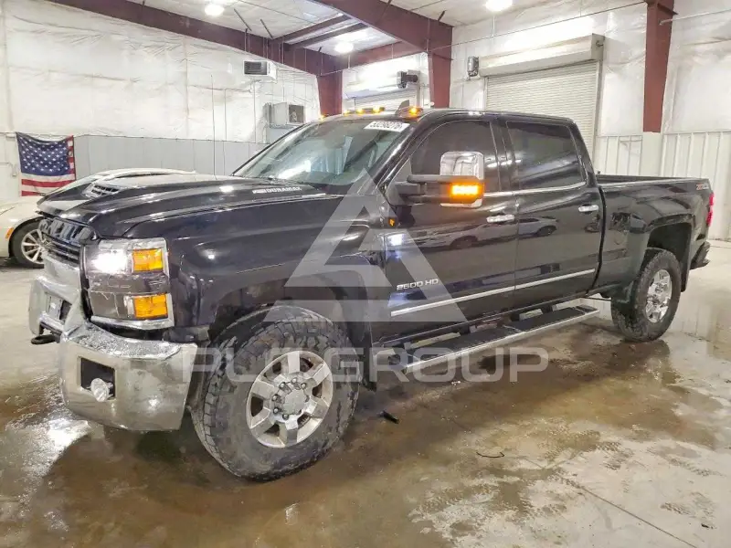 2017 Chevrolet Silverado фото
