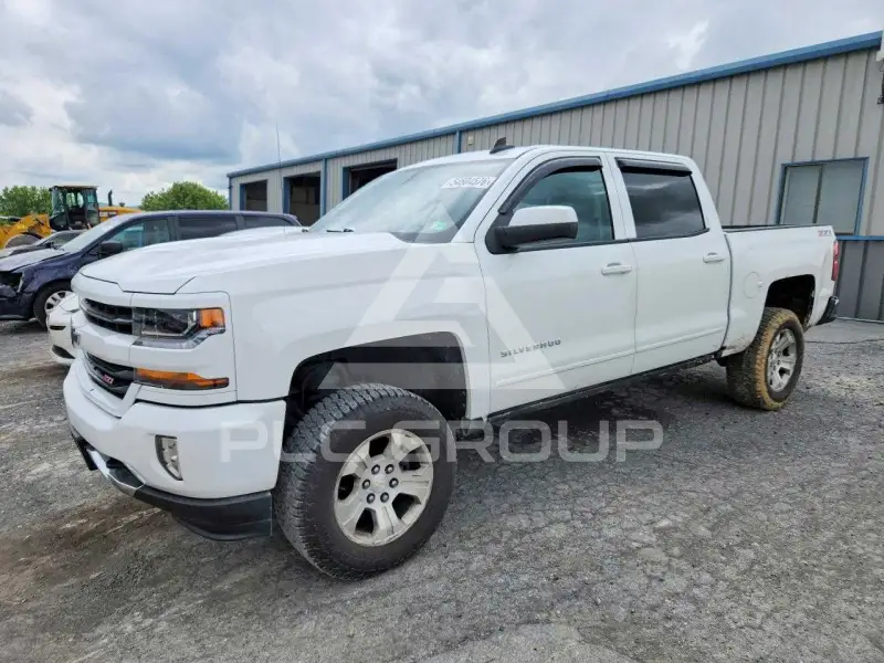 2017 Chevrolet Silverado photo