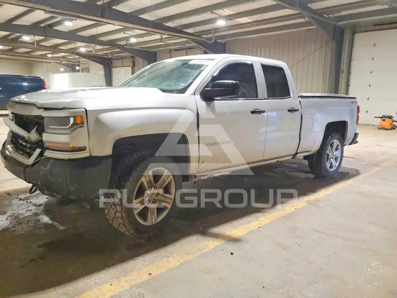 2017 Chevrolet Silverado photo