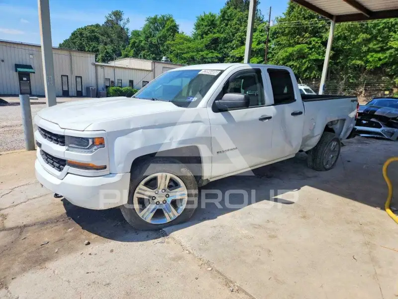 2017 Chevrolet Silverado фото