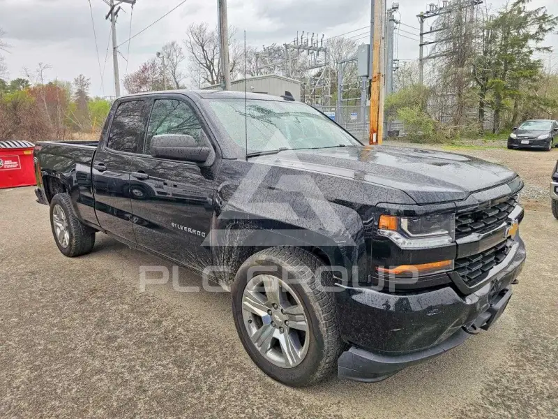 2017 Chevrolet Silverado фото