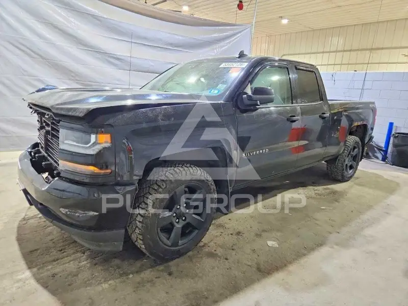 2017 Chevrolet Silverado photo