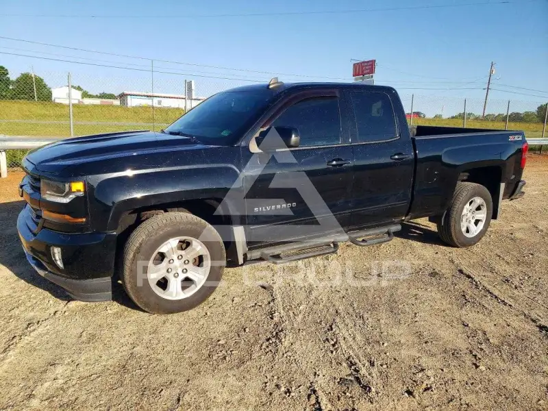 2017 Chevrolet Silverado photo