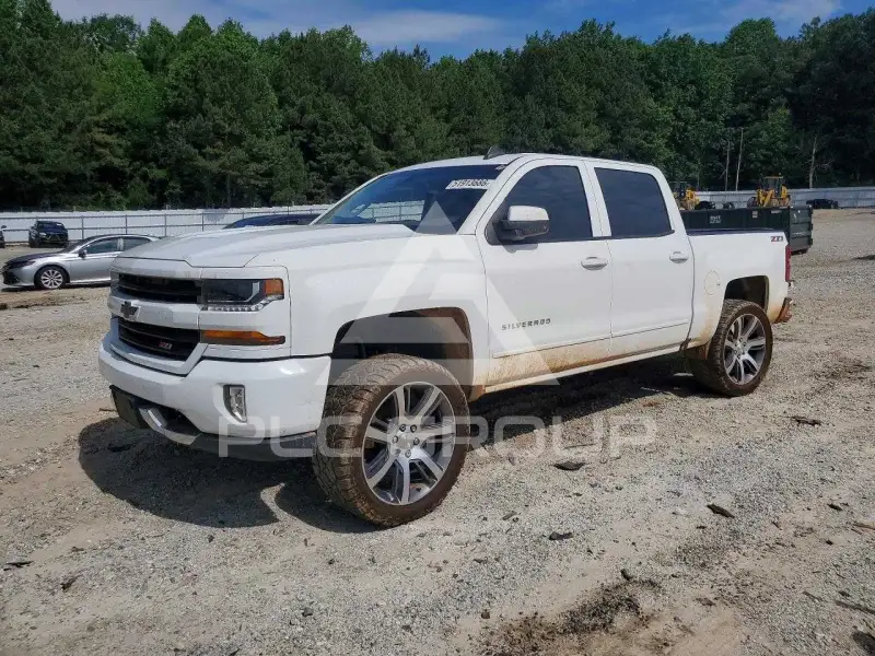 2017 Chevrolet Silverado photo