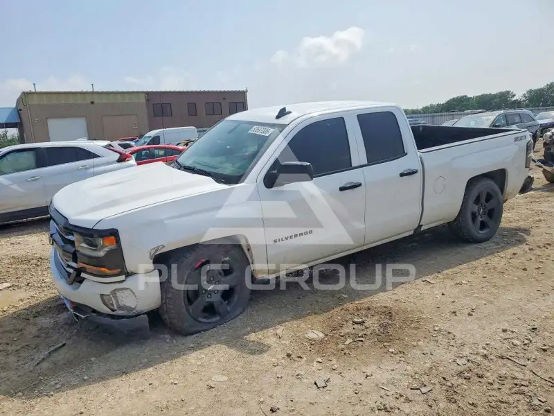 2017 Chevrolet Silverado photo