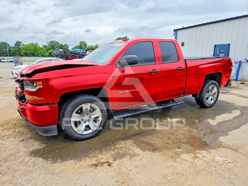 2017 Chevrolet Silverado photo