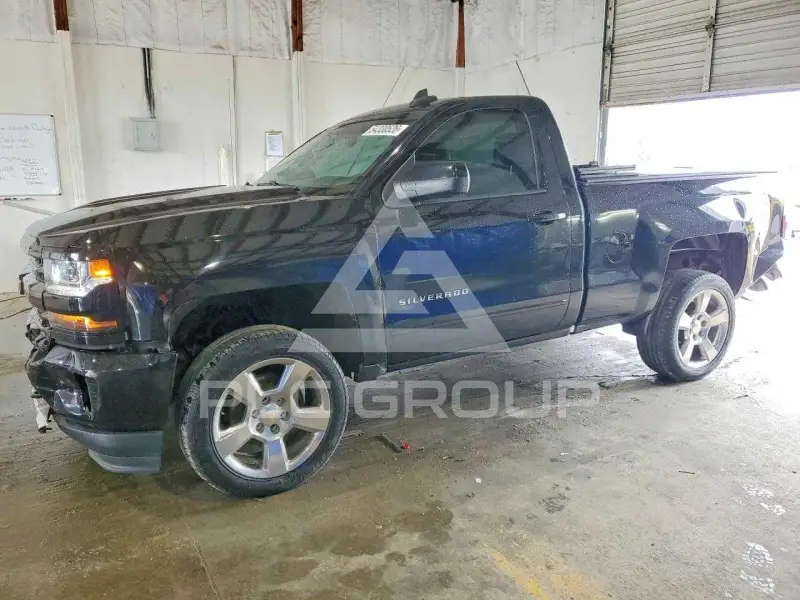 2017 Chevrolet Silverado photo