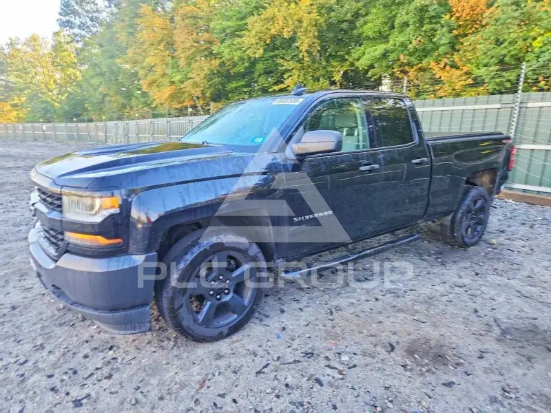 2017 Chevrolet Silverado photo