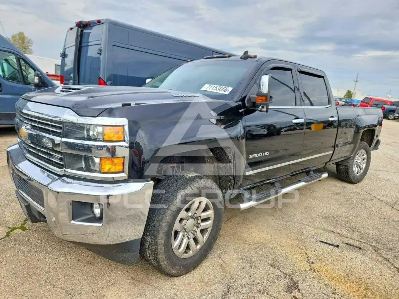2017 Chevrolet Silverado photo