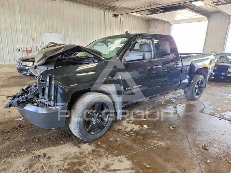 2017 Chevrolet Silverado photo