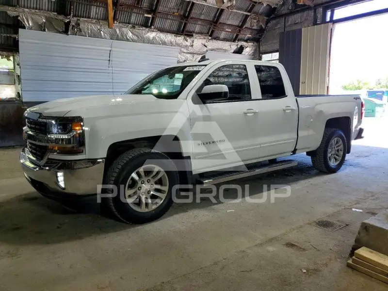 2017 Chevrolet Silverado photo