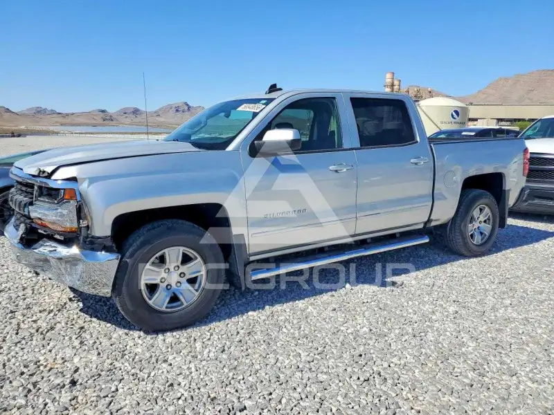 2017 Chevrolet Silverado photo