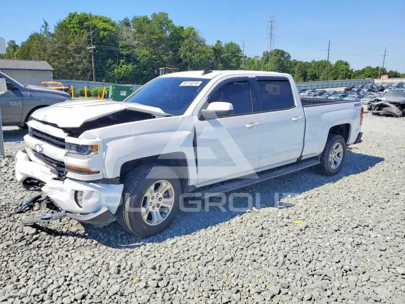 2017 Chevrolet Silverado photo