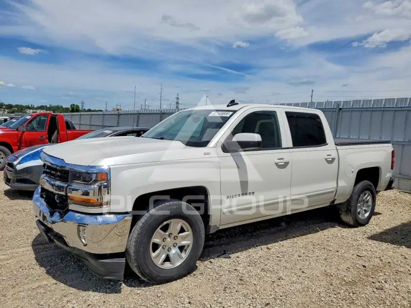 2017 Chevrolet Silverado photo