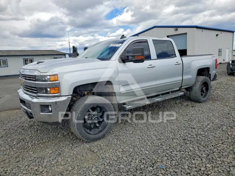 2017 Chevrolet Silverado фото
