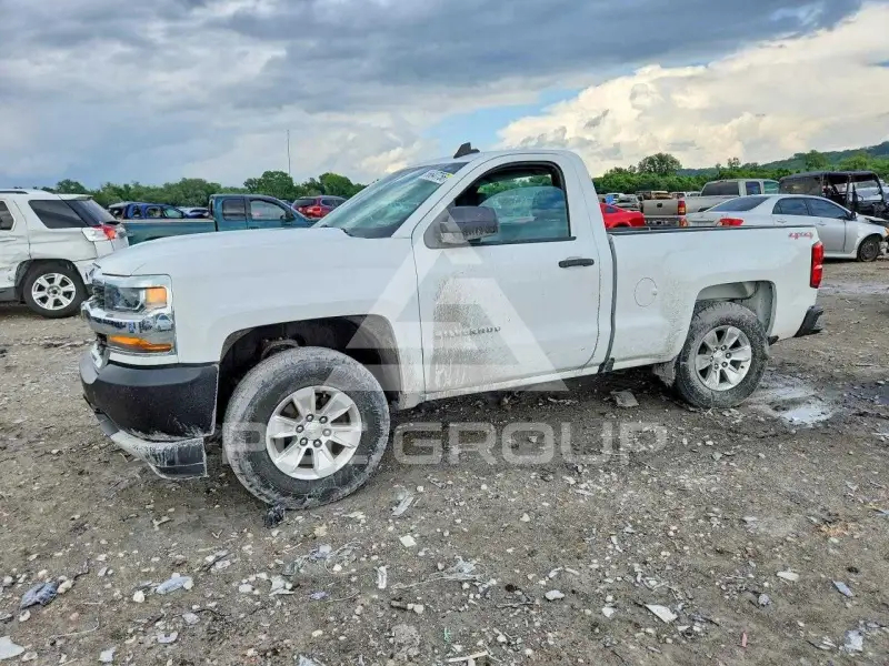 2017 Chevrolet Silverado photo